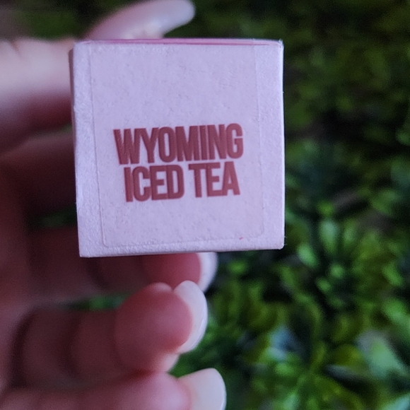 NWT Jeffree Star Velvet Trap Lipstick Wyoming Ice Tea - Picture 5 of 5